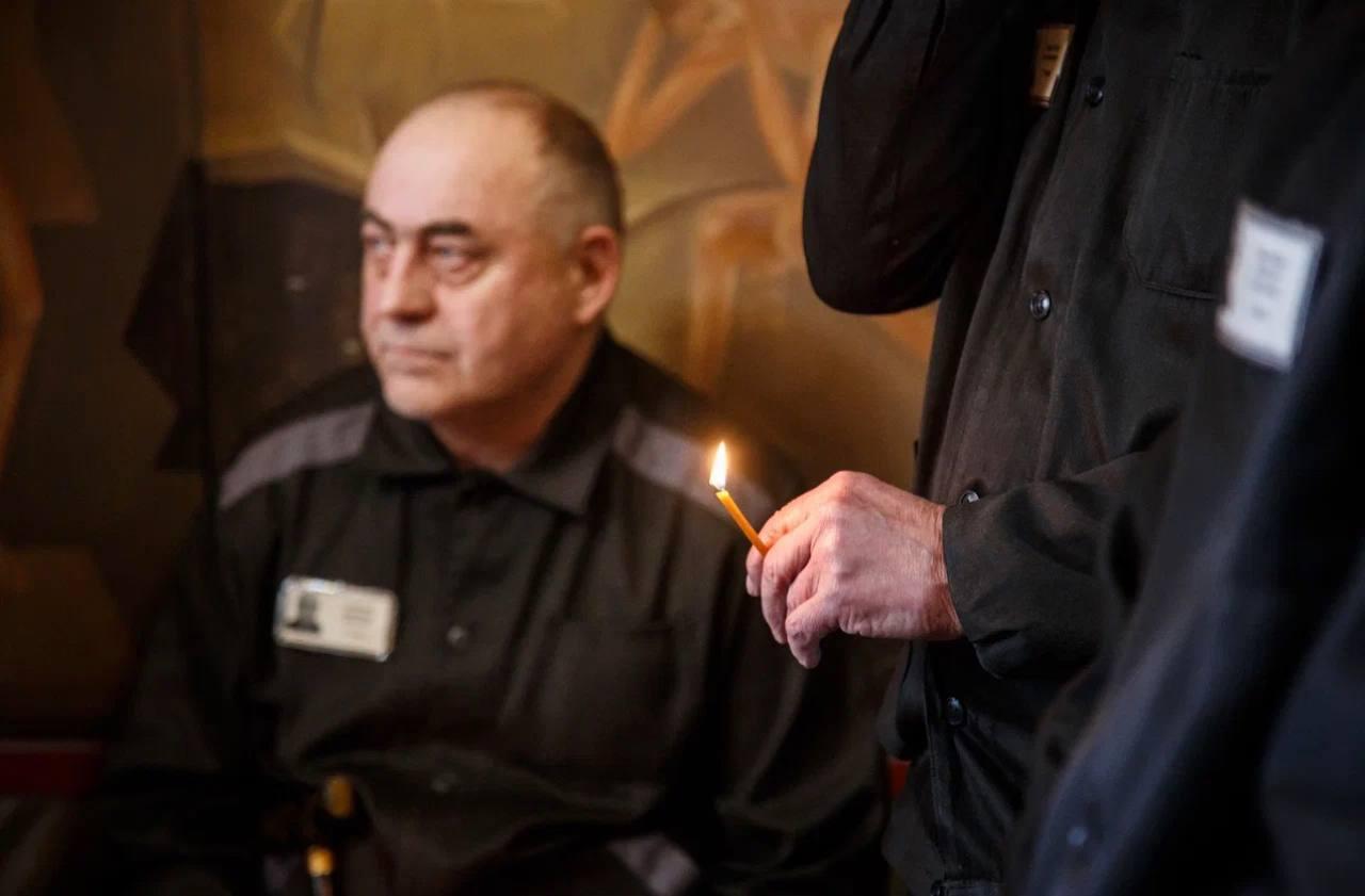 Фото В Новосибирске появились кадры купания на Крещение в колонии строгого режима 6